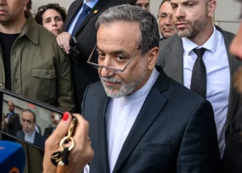 Irán amenaza con represalias “duraderas” tras ataques de EE. UU. a sus sitios nucleares