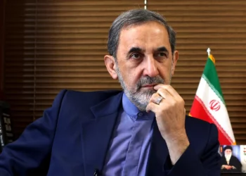 Asesor de Jamenei dice que las bases utilizadas en los ataques estadounidenses contra Irán son “objetivos legítimos”