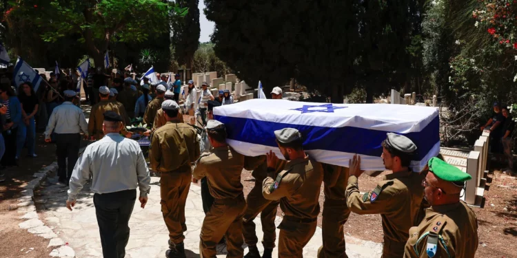 Funerales de cuatro soldados caídos en Gaza se realizan en Israel