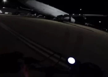 Activistas antiisraelíes dañan aviones militares en base británica