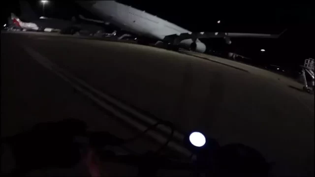 Activistas antiisraelíes dañan aviones militares en base británica