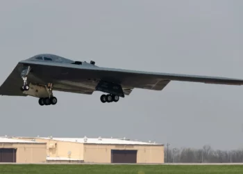 Operación Martillo de Medianoche: Cómo los bombarderos B-2 de EE.UU. atacaron a Irán sin ser detectados