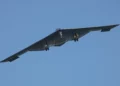 Un bombardero B-2 llega a la Base de la Fuerza Aérea Whiteman en Missouri, el 22 de junio de 2025. (AP Foto/David Smith)