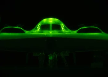 La Operación Martillo de Medianoche atacó sitios nucleares iraníes con B-2 Spirit, apoyados por 125 aviones y reabastecimientos aéreos.