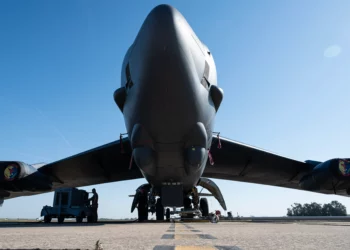 La sustitución del motor del B-52 se retrasa por problemas de admisión