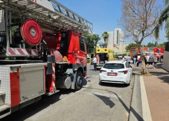 Policía indaga un posible asesinato-suicidio tras incendio en Modiin