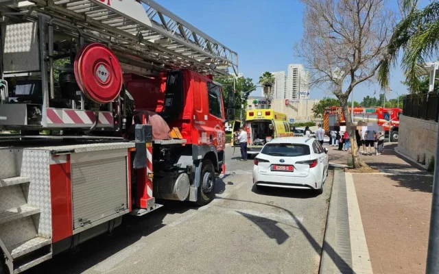 Policía indaga un posible asesinato-suicidio tras incendio en Modiin