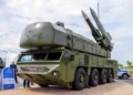 Bielorrusia exhibe el Buk-MB2K con misil 9M318 en MILEX 2025