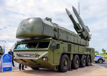 Bielorrusia exhibe el Buk-MB2K con misil 9M318 en MILEX 2025