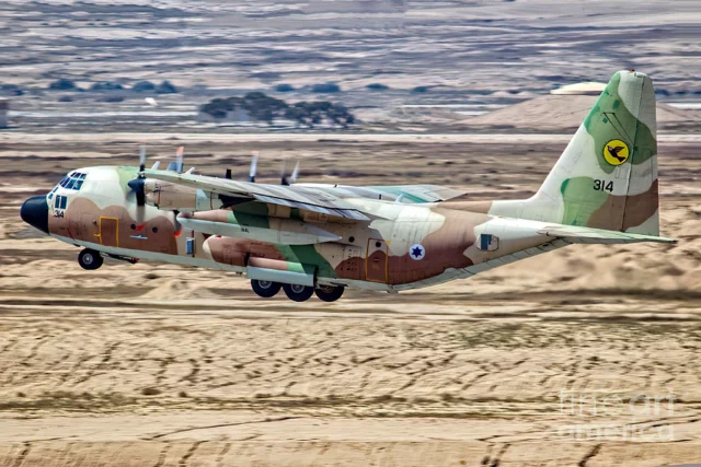 ¿Podrían los C-130 israelíes lanzar la bomba GBU-57 en Fordo?
