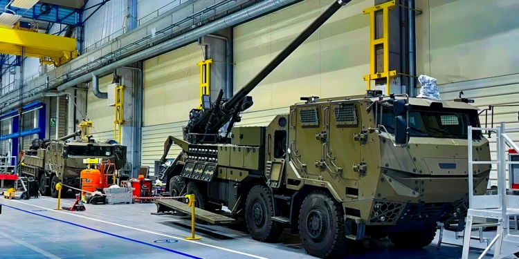 El obús autopropulsado checo CAESAR 8×8 entra en producción en serie