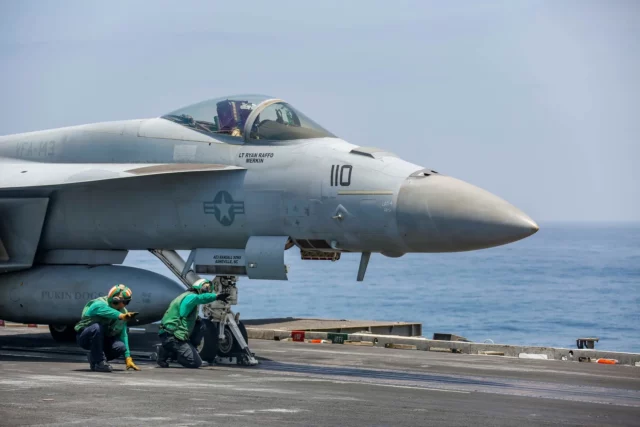 Carrier Air Wing 5 finaliza entrenamiento en Iwo To antes de despliegue