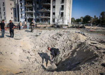 Un cráter en Beersheba revela los límites de la defensa antimisiles de Israel