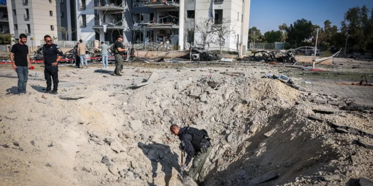 Un cráter en Beersheba revela los límites de la defensa antimisiles de Israel