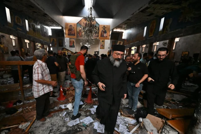 Al menos 15 personas han muerto en un atentado suicida de ISIS en una iglesia de Damasco