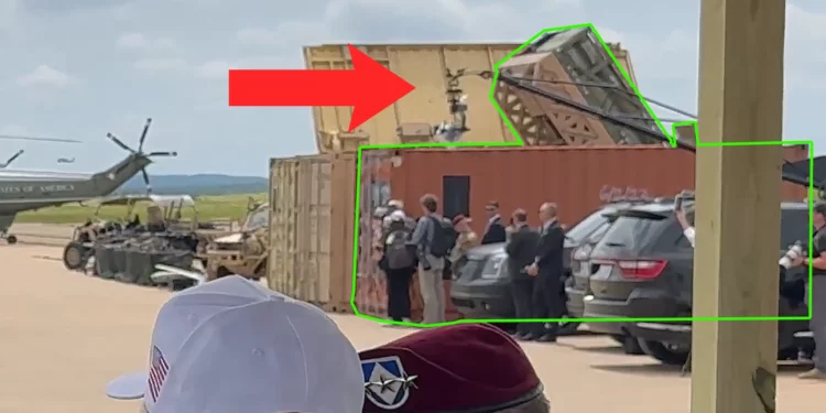 Misterioso contenedor marítimo lanzacohetes avistado en la visita de Trump a Fort Bragg