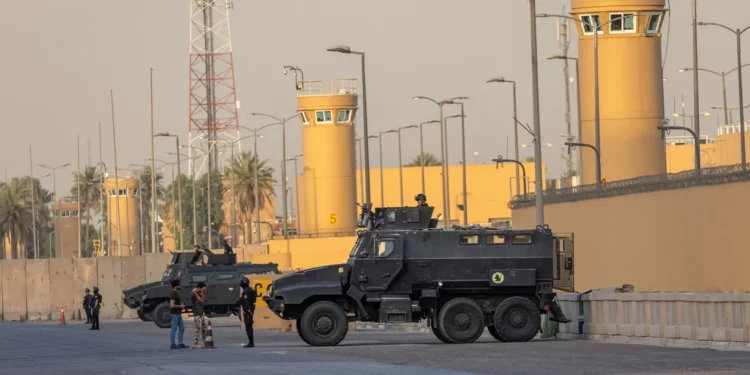EE. UU. evacua al personal de la embajada en Irak