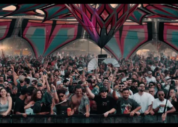 El festival de música Nova en el sur de Israel, como se muestra en “Volveremos a bailar”. (Cortesía)