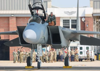 Flota de F-15EX crece a 129 aviones en presupuesto de 2026