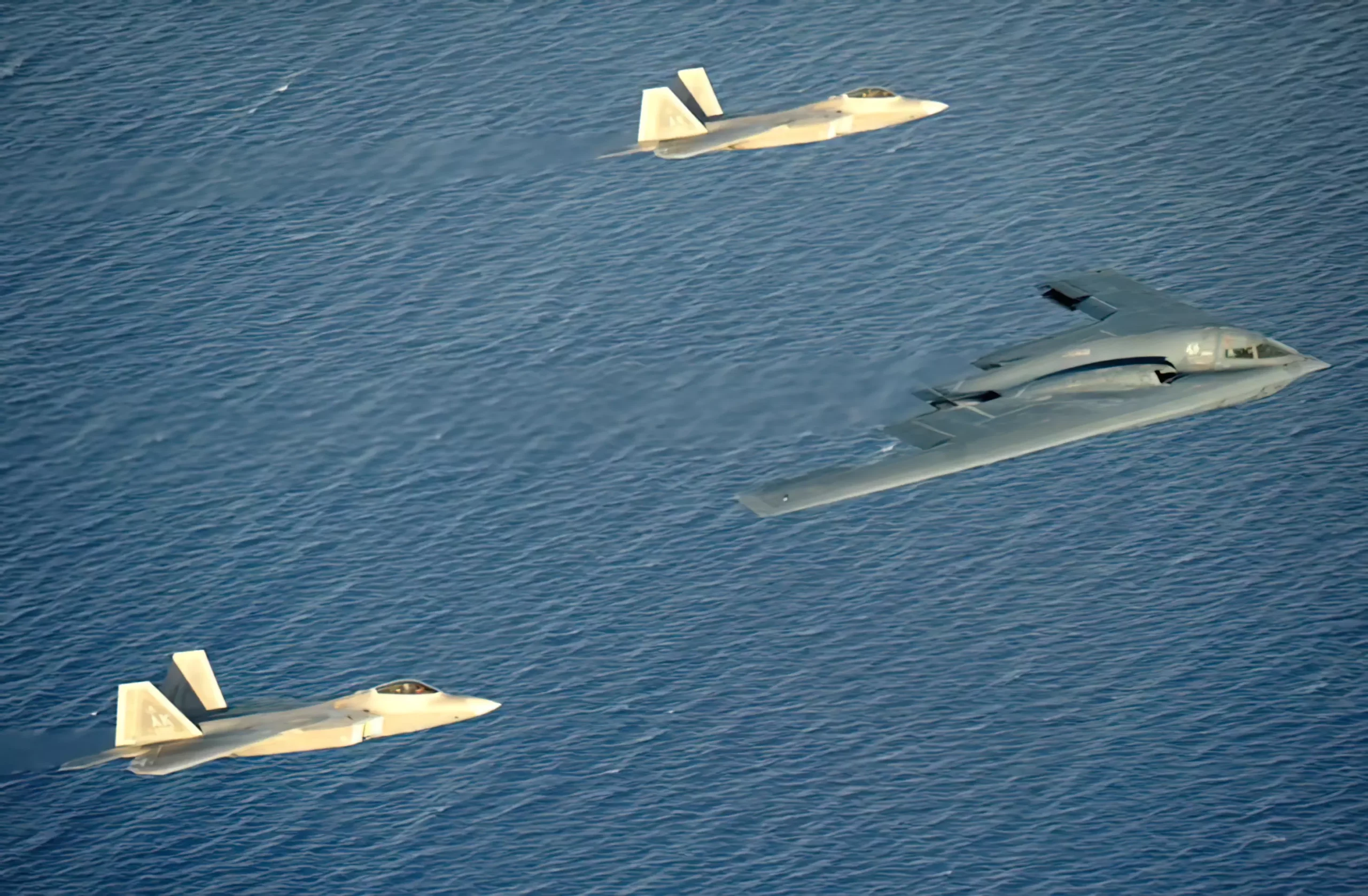 25 minutos sobre Irán: los F-22 tomaron el cielo sin ser vistos
