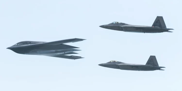 25 minutos sobre Irán: los F-22 tomaron el cielo sin ser vistos