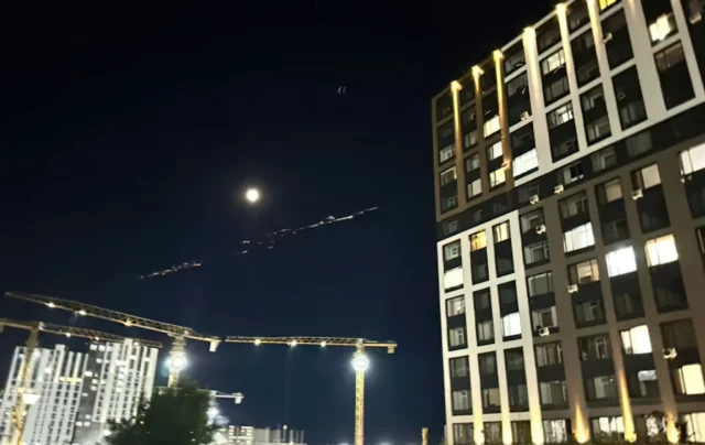 Rumores sobre el misil Oreshnik en el cielo de Kazajistán tras avistamientos