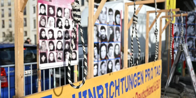 Irán arresta a 700 y ejecuta a tres por presuntos vínculos con Israel