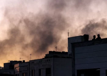 Explosiones sacuden Teherán tras advertencias de ataque israelí