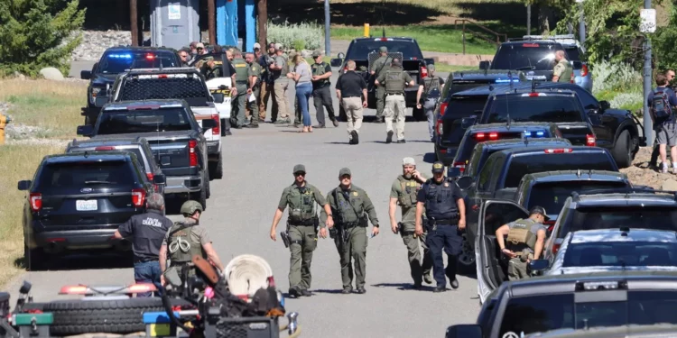 El autor del tiroteo de Idaho dibujó una esvástica