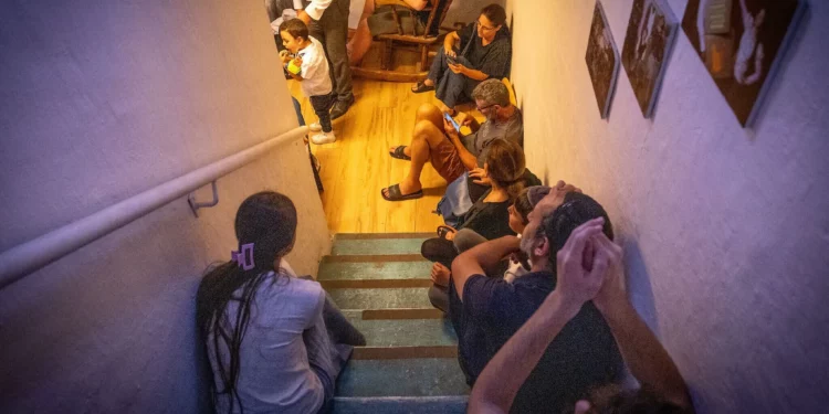 Portavoz del MDA dice que un muerto y 19 heridos en el impacto directo de un misil iraní