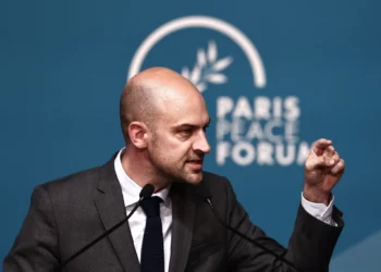 El canciller francés dice que el programa nuclear de Irán es una amenaza existencial para Israel y la región