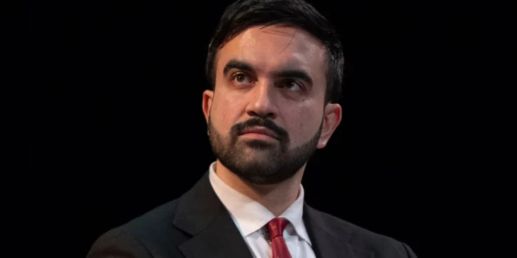 Mamdani lidera el conteo de votos en las primarias para la alcaldía de Nueva York