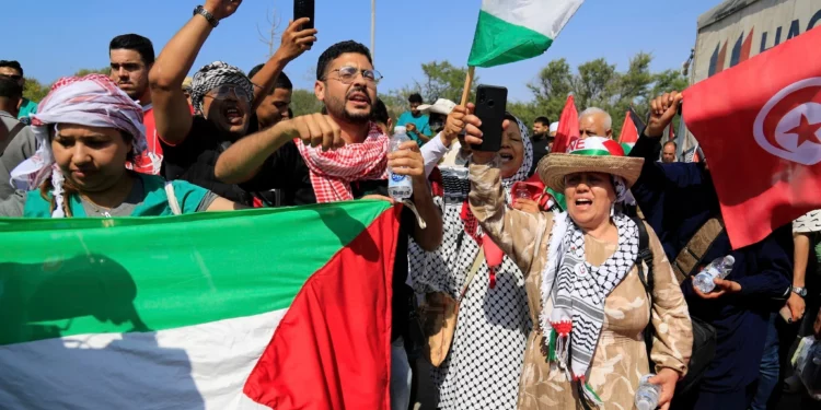 Organizadores de la marcha a Gaza denuncian agresión de la policía en Egipto