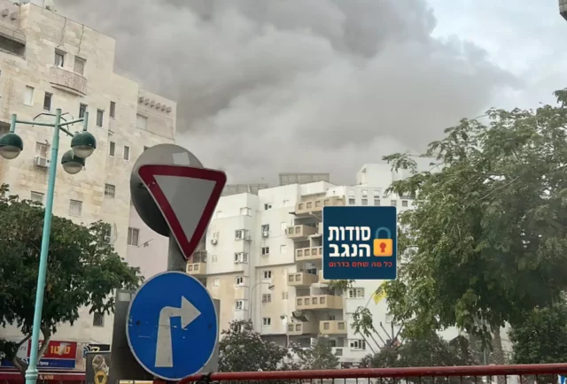 Los médicos responden al impacto de un misil en Beersheba