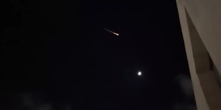 Israel intercepta misil balístico hutí lanzado desde Yemen