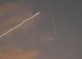 Israel intercepta misil balístico iraní que rompió el alto el fuego