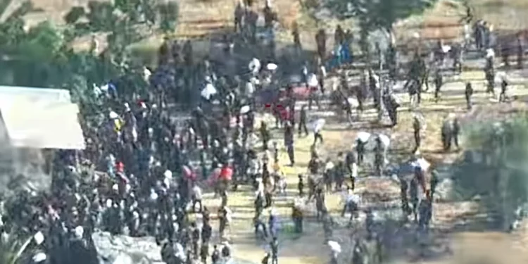 Las FDI publican vídeo en el que gazatíes armados disparan a la multitud en Jan Yunis