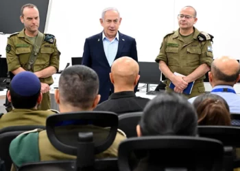 Netanyahu elogia a las tropas por proporcionar “inteligencia que gana guerras”