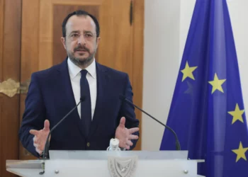 El primer ministro chipriota dice que transmitirá a Netanyahu un mensaje de Irán