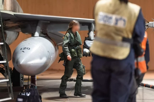 Una piloto israelí que regresó de operar en Irán: fue por la paz del mañana