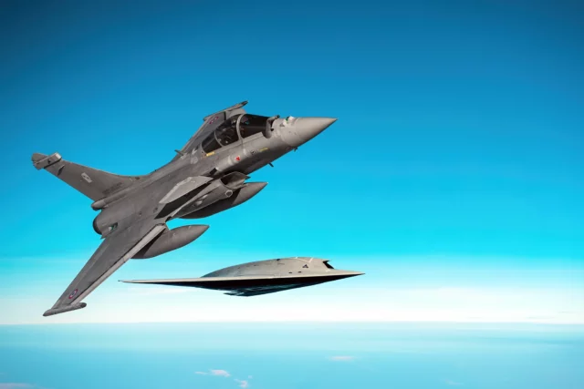 Nuevo stealth UCAS debuta junto al Rafale F5 en París