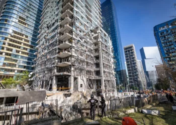 Misil iraní destruye edificio en Ramat Gan y causa decenas de heridos