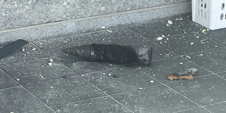 Una munición de una bomba de racimo iraní que cayó en el centro de Israel, el 19 de junio de 2025. (Cortesía)