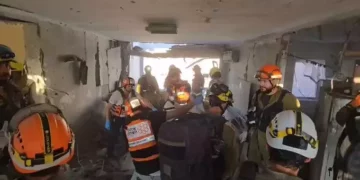 Tras los mortíferos bombardeos de misiles: TV iraní dice que el alto el fuego está en vigor