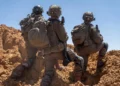 Las FDI demuelen restos de un edificio con trampas explosivas en Gaza