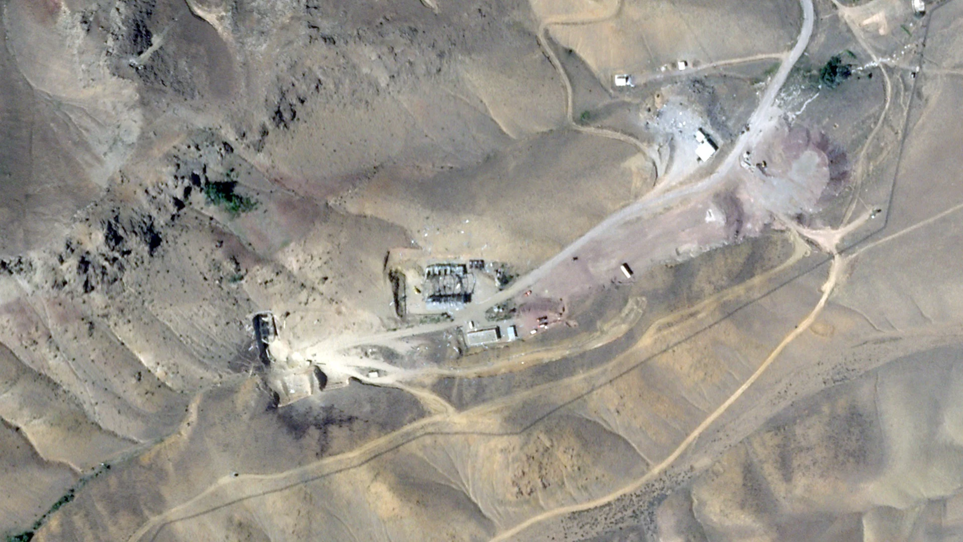 Israel destruye base de misiles iraní cerca de Tabriz