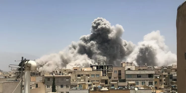 Israel ataca objetivos clave del régimen iraní en Teherán