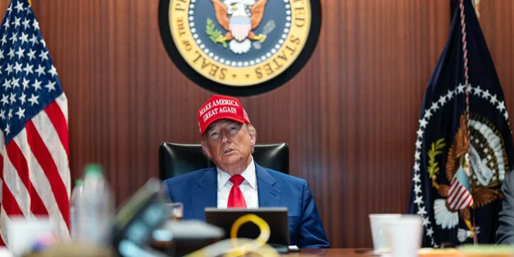 Trump dice que los ataques de EE. UU. contra Irán le quitaron la bomba “de las manos”