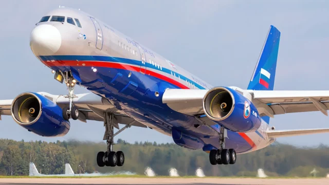 Rusia planea convertir el avión de pasajeros Tu-214 en portamisiles Kh-101