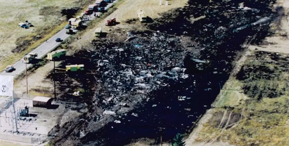 Una vista aérea del lugar del accidente (Imagen vía Archivos de la Oficina de Accidentes Aéreos)